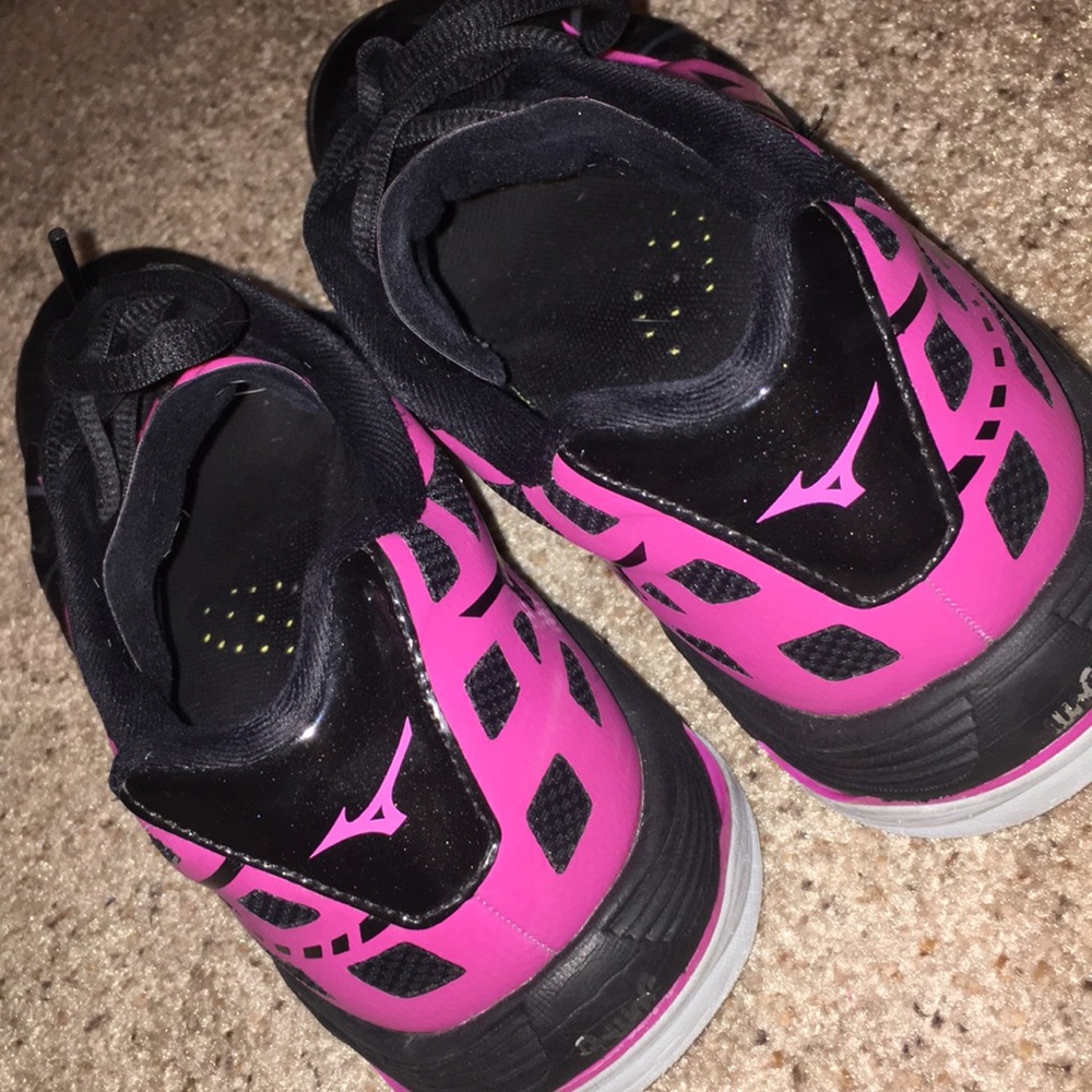 Mizuno Volleyball Shoes. best offer